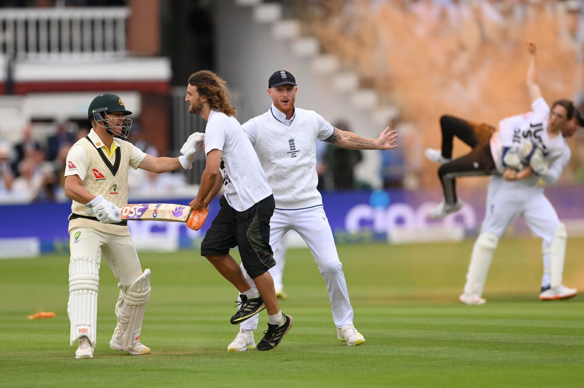 England v Australia - LV= Insurance Ashes 2nd Test Match: Day One