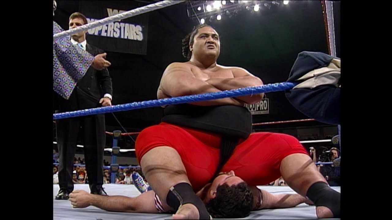 Yokozuna almost pooped on Bret &#039;The Hitman&#039; Hart