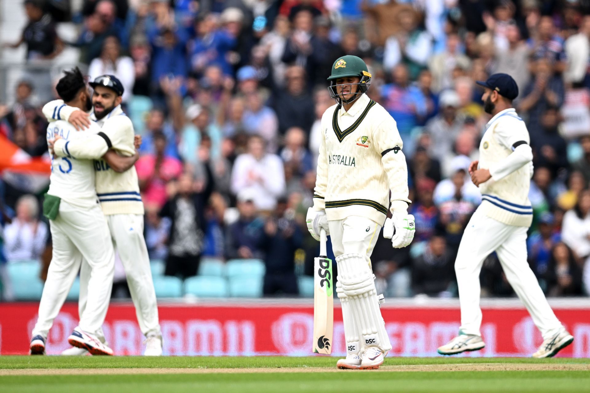 Usman Khawaja was caught behind for a duck off Mohammed Siraj&#039;s bowling.