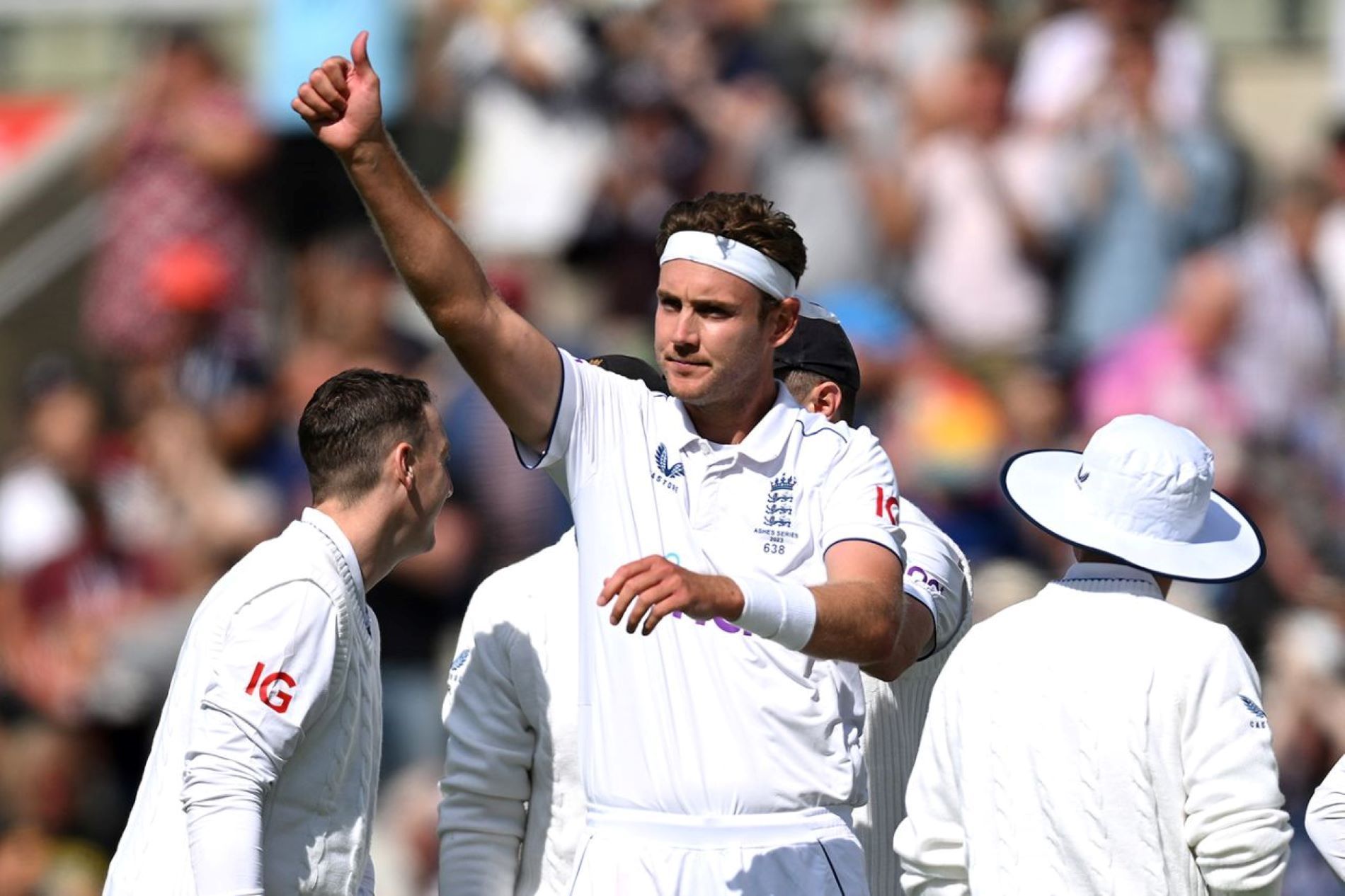 Broad reached the 600-wicket mark on the final session of Day 1