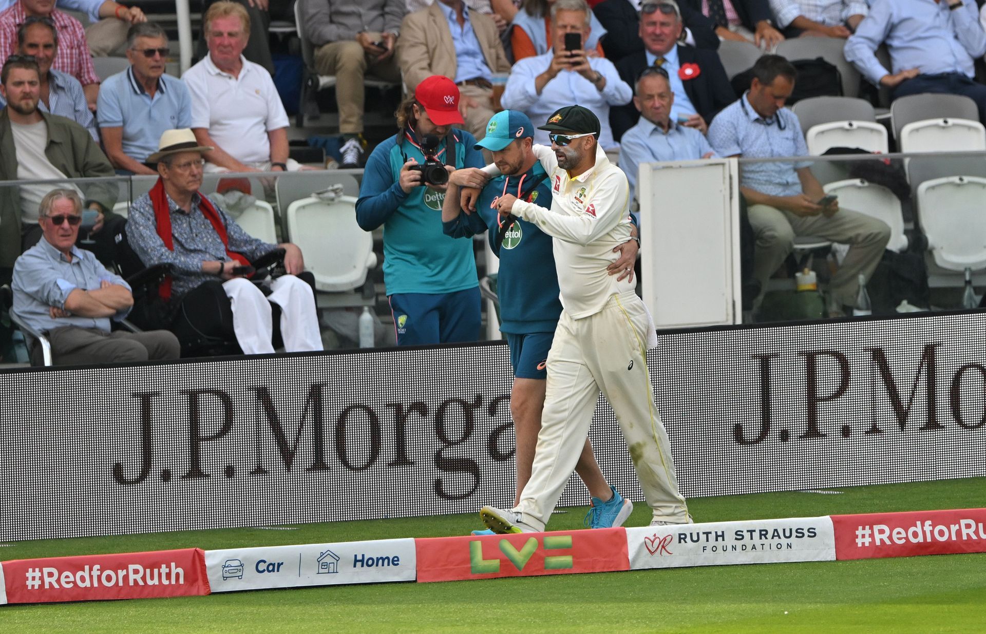 England v Australia - LV= Insurance Ashes 2nd Test Match: Day Two