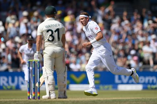 Stuart Broad celebrates David Warner's wicket. (Credits: Getty)