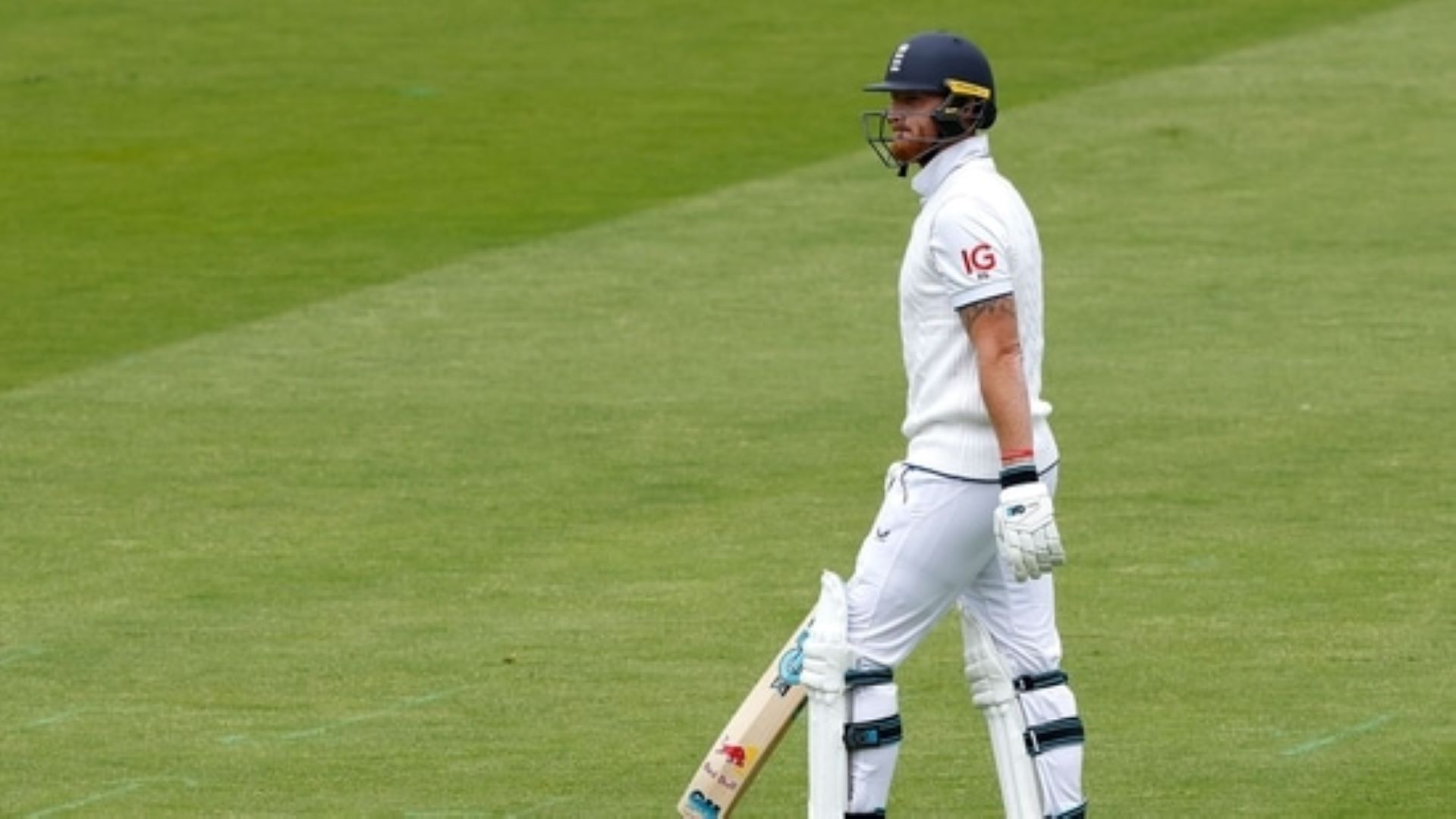 Ben Stokes&#039; dismissal early on Day 3 triggered an English lower-order collapse.