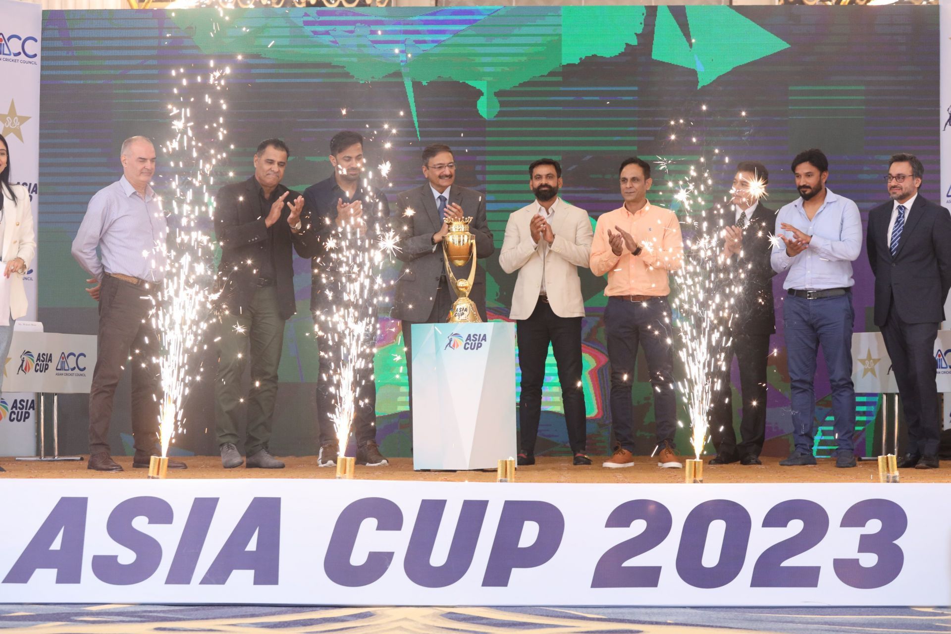 PCB members and Pakistan cricketers with the Asia Cup 2023 trophy. 