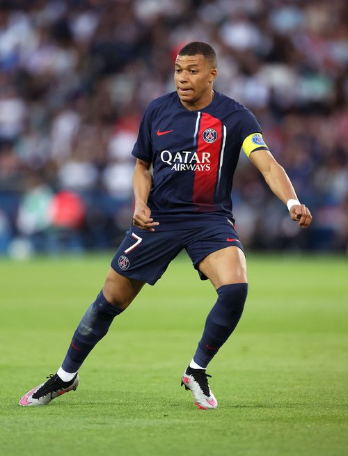 Paris Saint-Germain v Clermont Foot - Ligue 1 Uber Eats