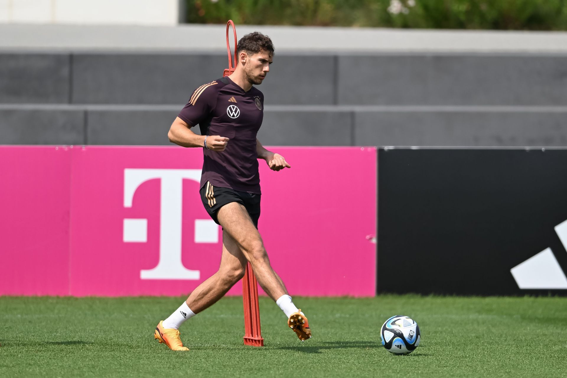 Leon Goretzka has admirers at Old Trafford.