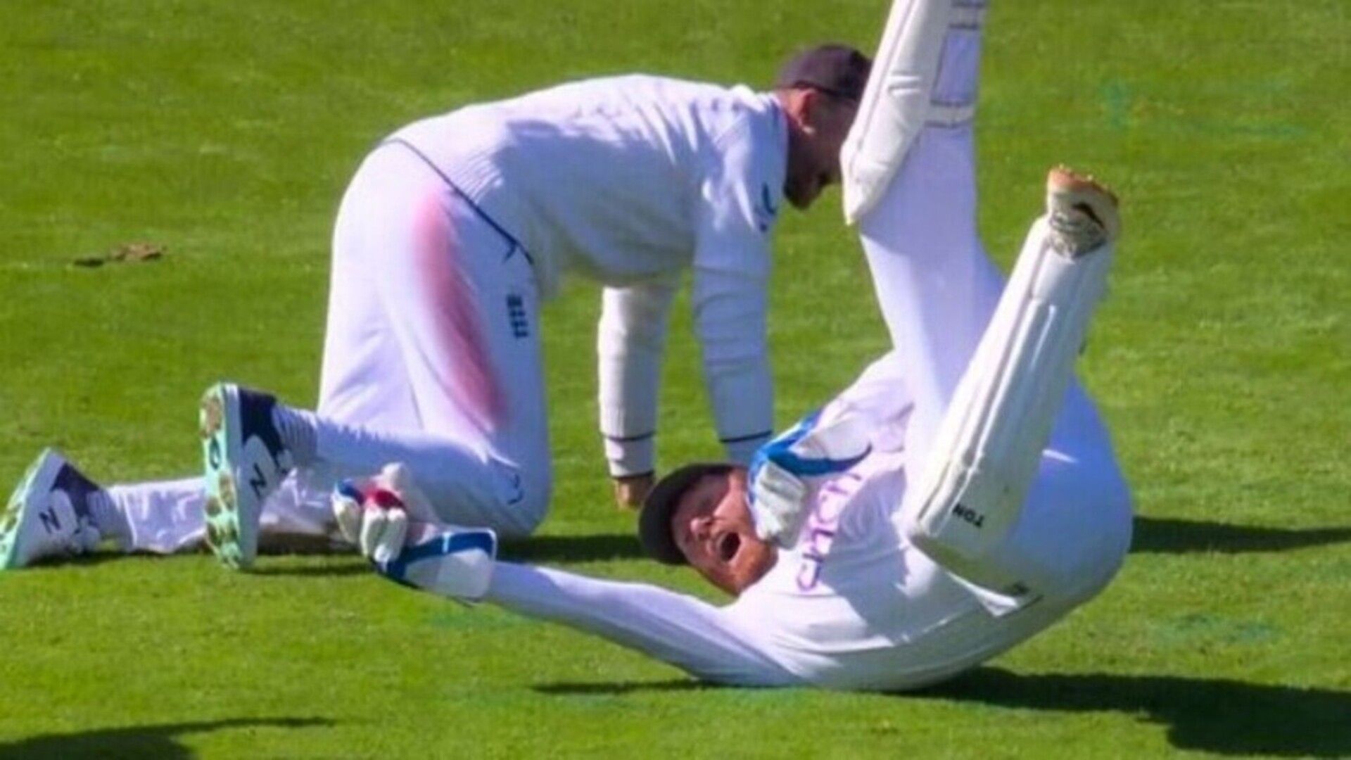 England wicketkeeper Jonny Bairstow grabs a one-handed stunner to end Australian batter Mitchell Marsh