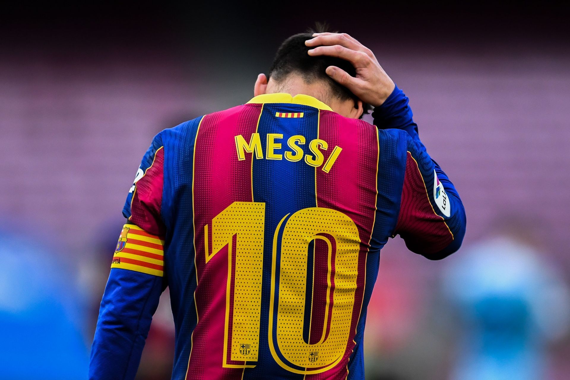 Lionel Messi questioned the current financial stability of Barcelona.