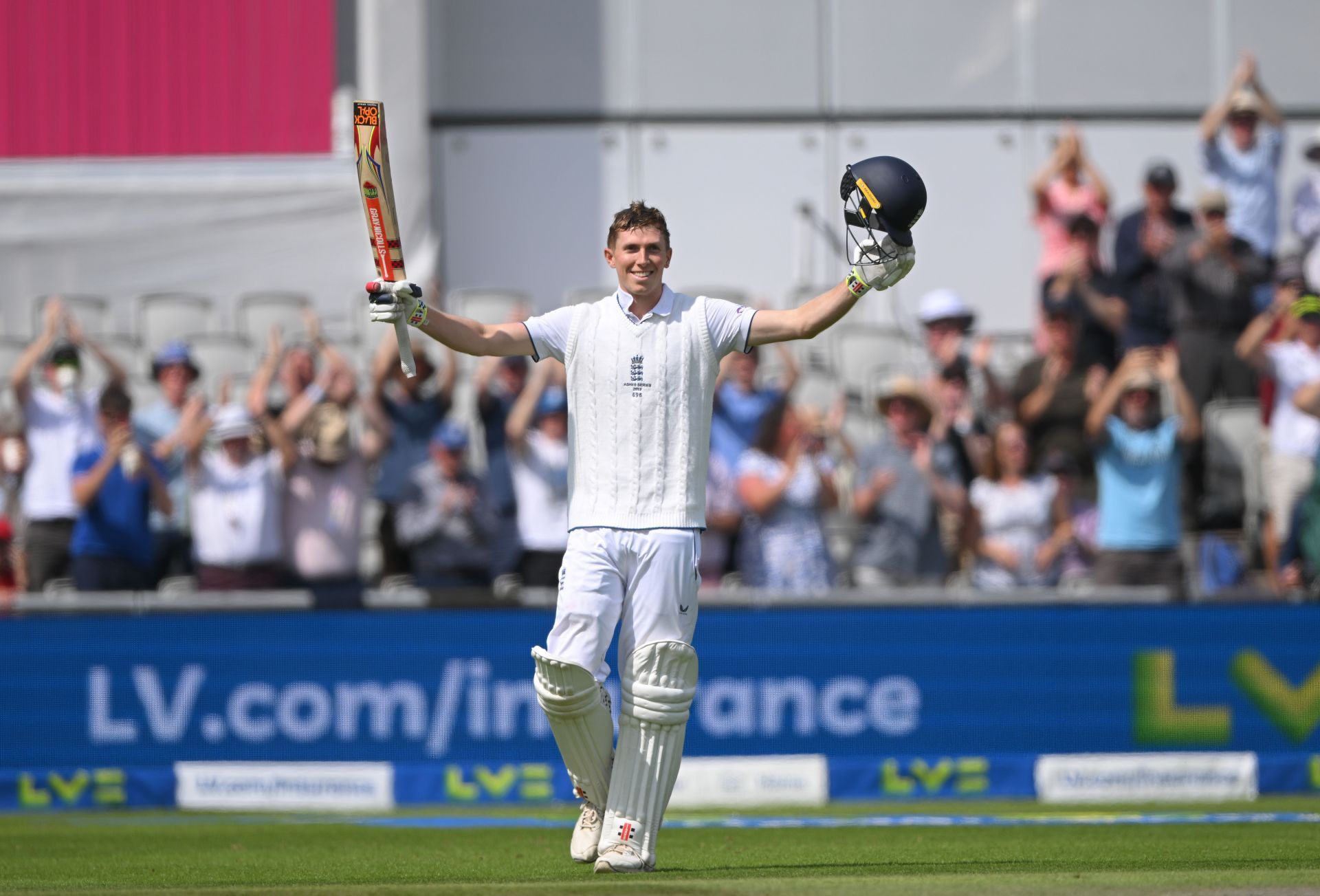 England v Australia - LV= Insurance Ashes 4th Test Match: Day Two