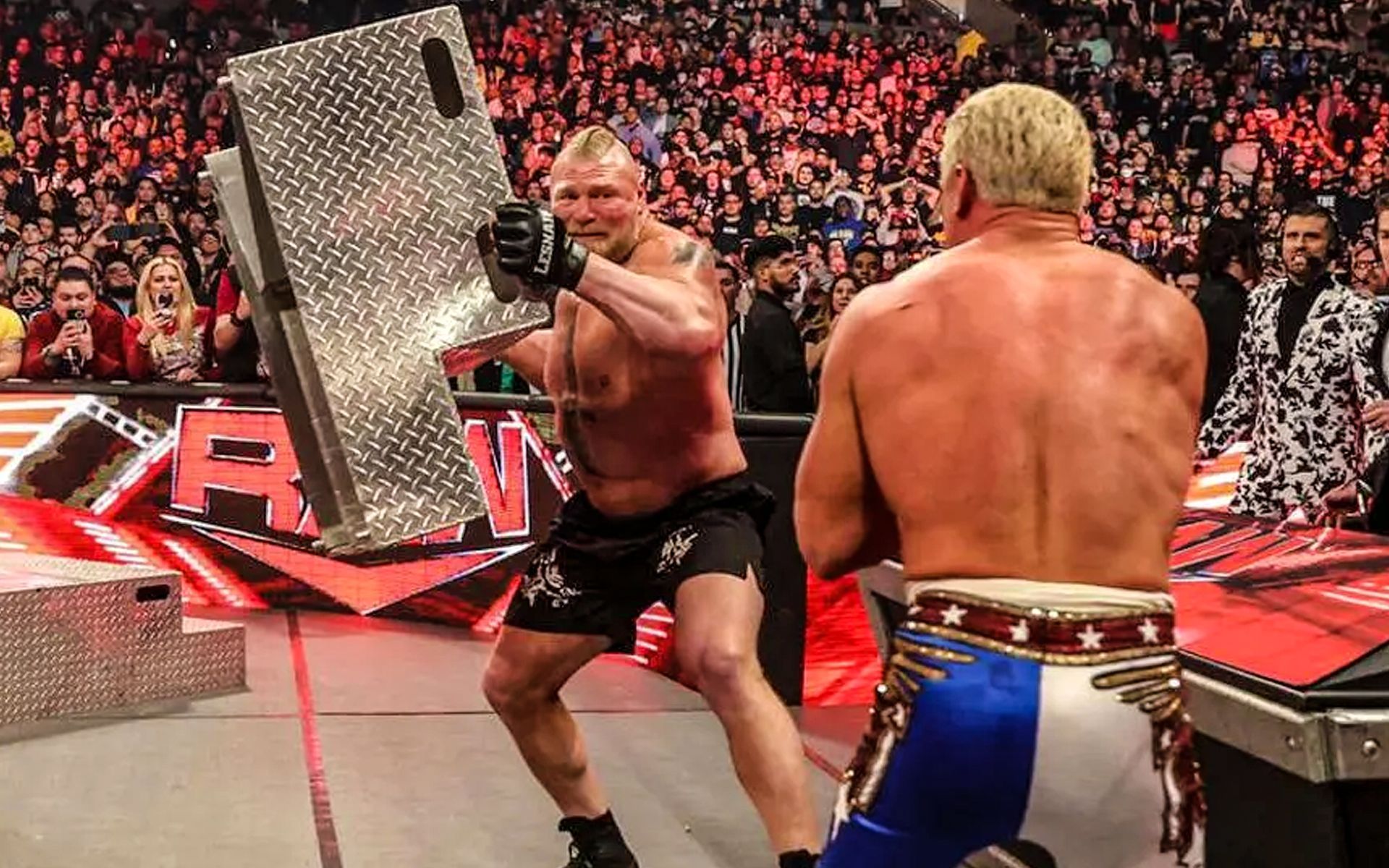 Brock Lesnar is expected to make his Raw return tonight