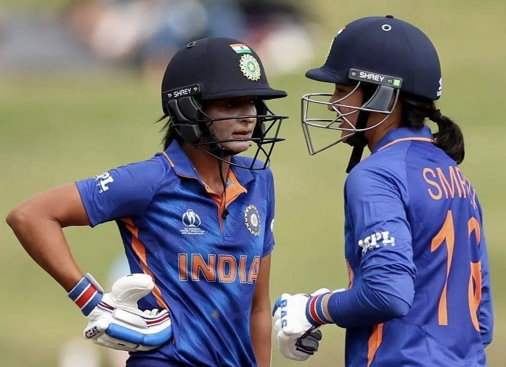 Harmanpreet Kaur and Smriti Mandhana starred with the bat during India&#039;s chase.