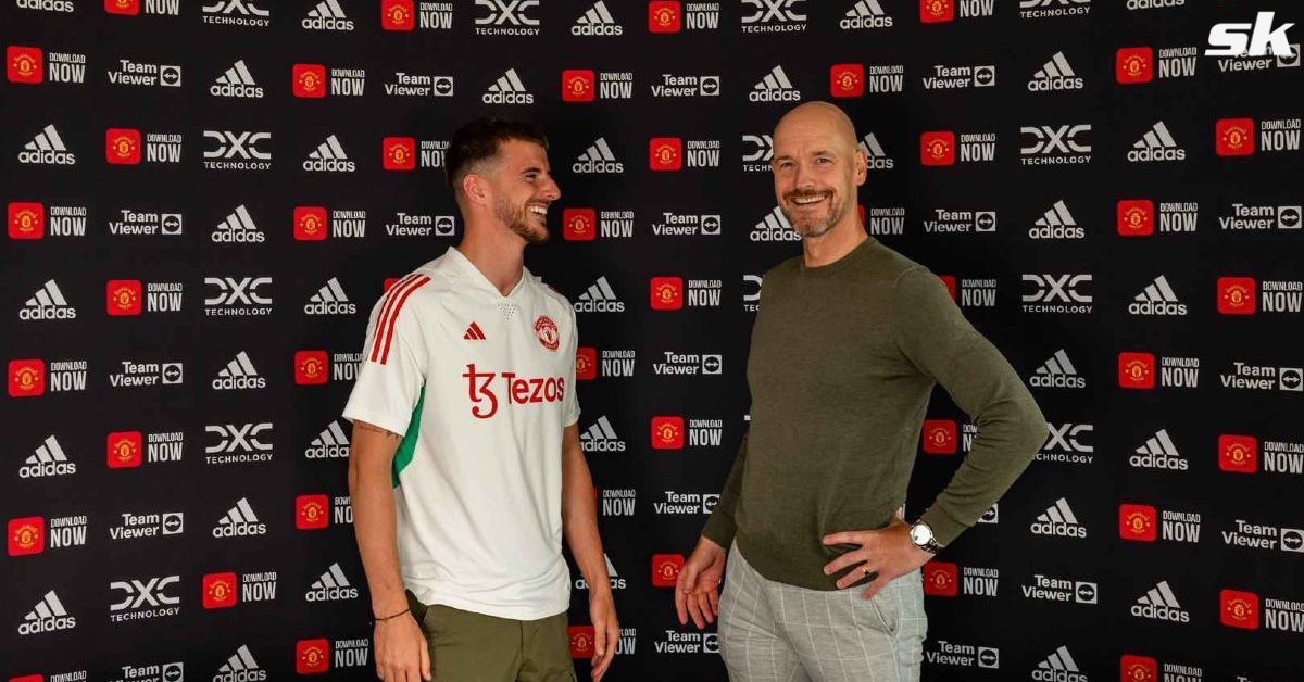 Erik ten Hag and Mason Mount pictured after the player