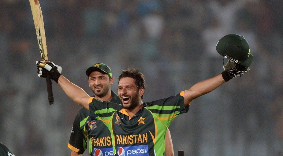 Shahid Afridi's two sixes took Pakistan across the line