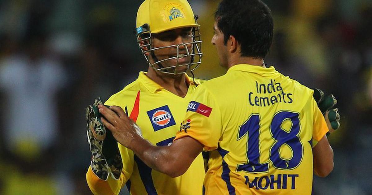 MS Dhoni (L) &amp; Mohit Sharma in action for CSK (P.C.:X)