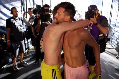 Lionel Messi and Dax McCarty swapping shirts (via Getty Images)