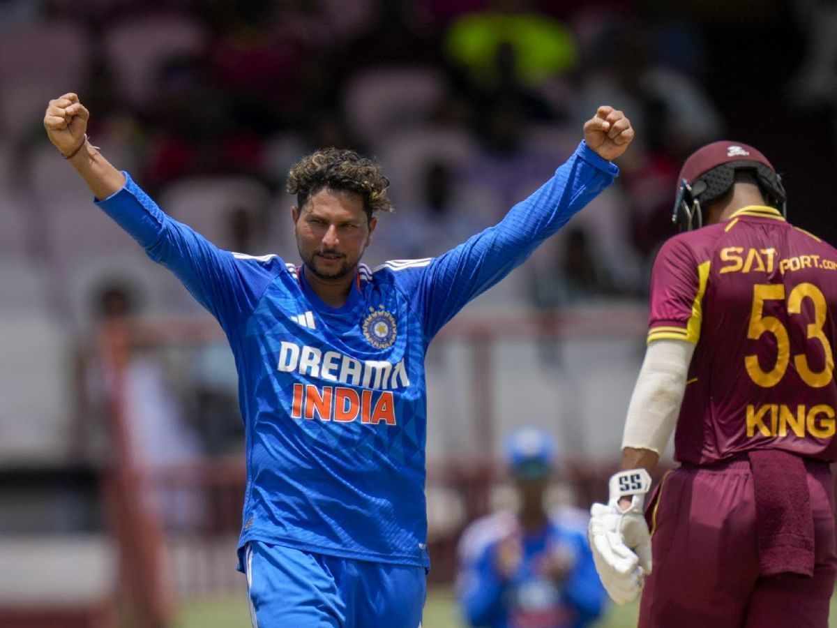Kuldeep Yadav (L) has been bowling beautifully in recent times (Pic Credits: News9live)