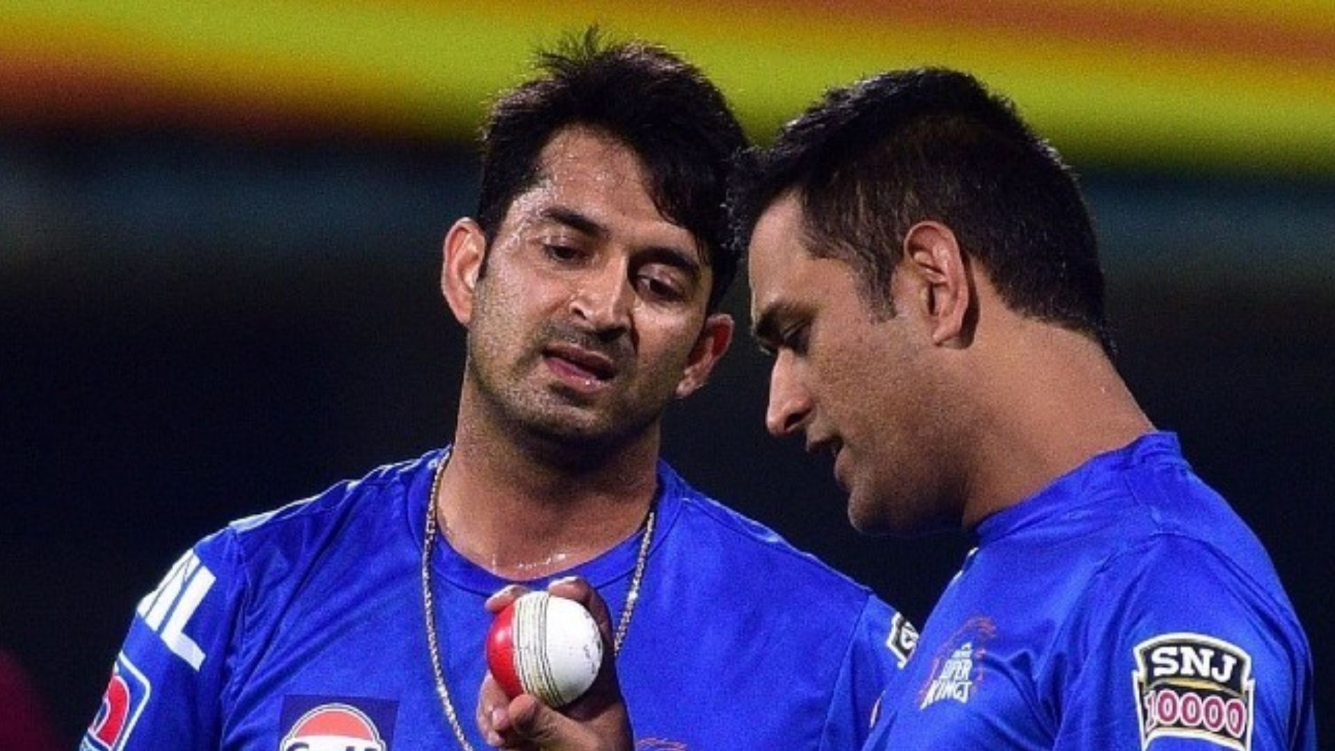 Mohit Sharma (L) &amp; MS Dhoni (P.C.:X)