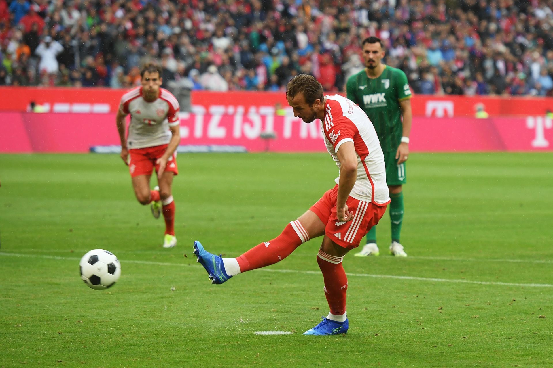 FC Bayern München v FC Augsburg - Bundesliga