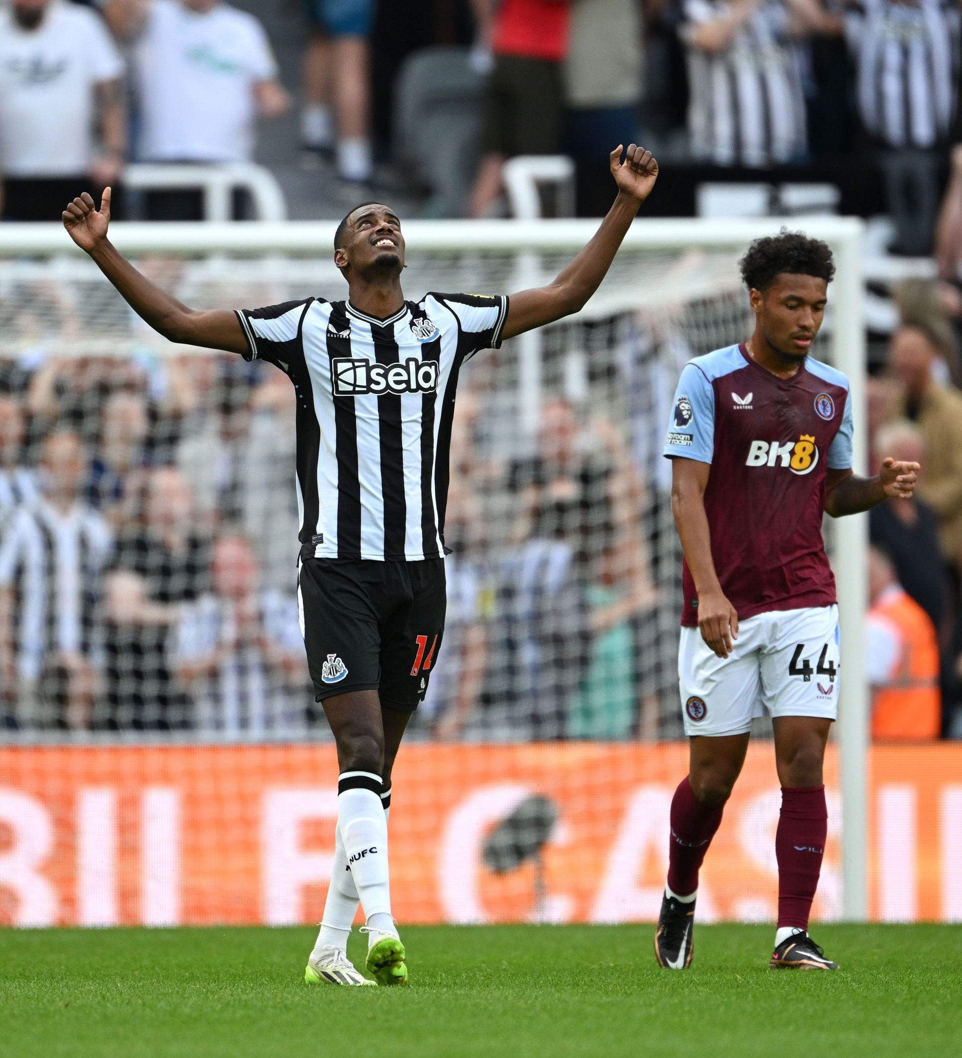 Newcastle United v Aston Villa - Premier League