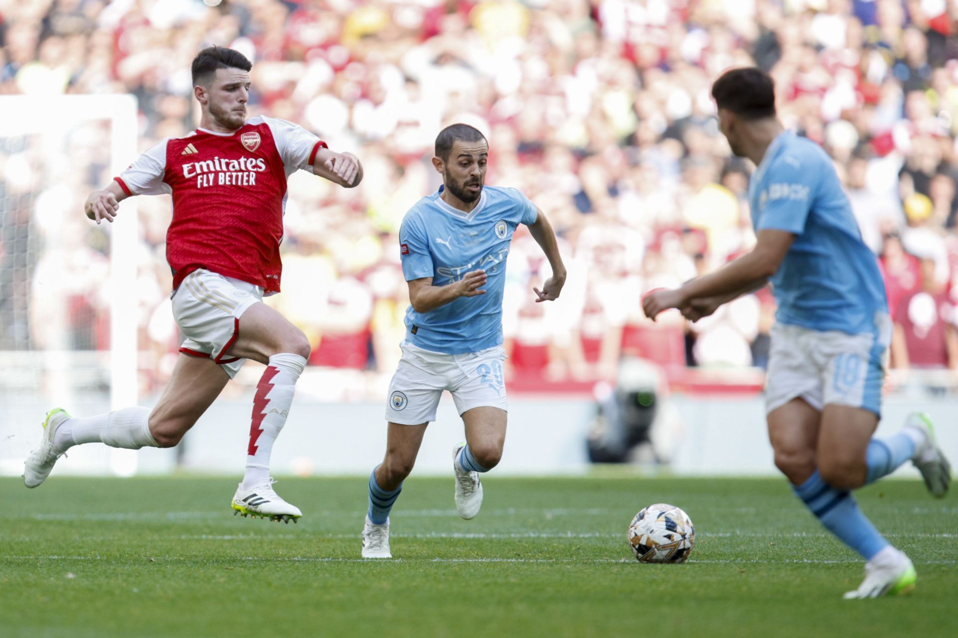 Bernardo Silva has opted to extend his stay at the Etihad.