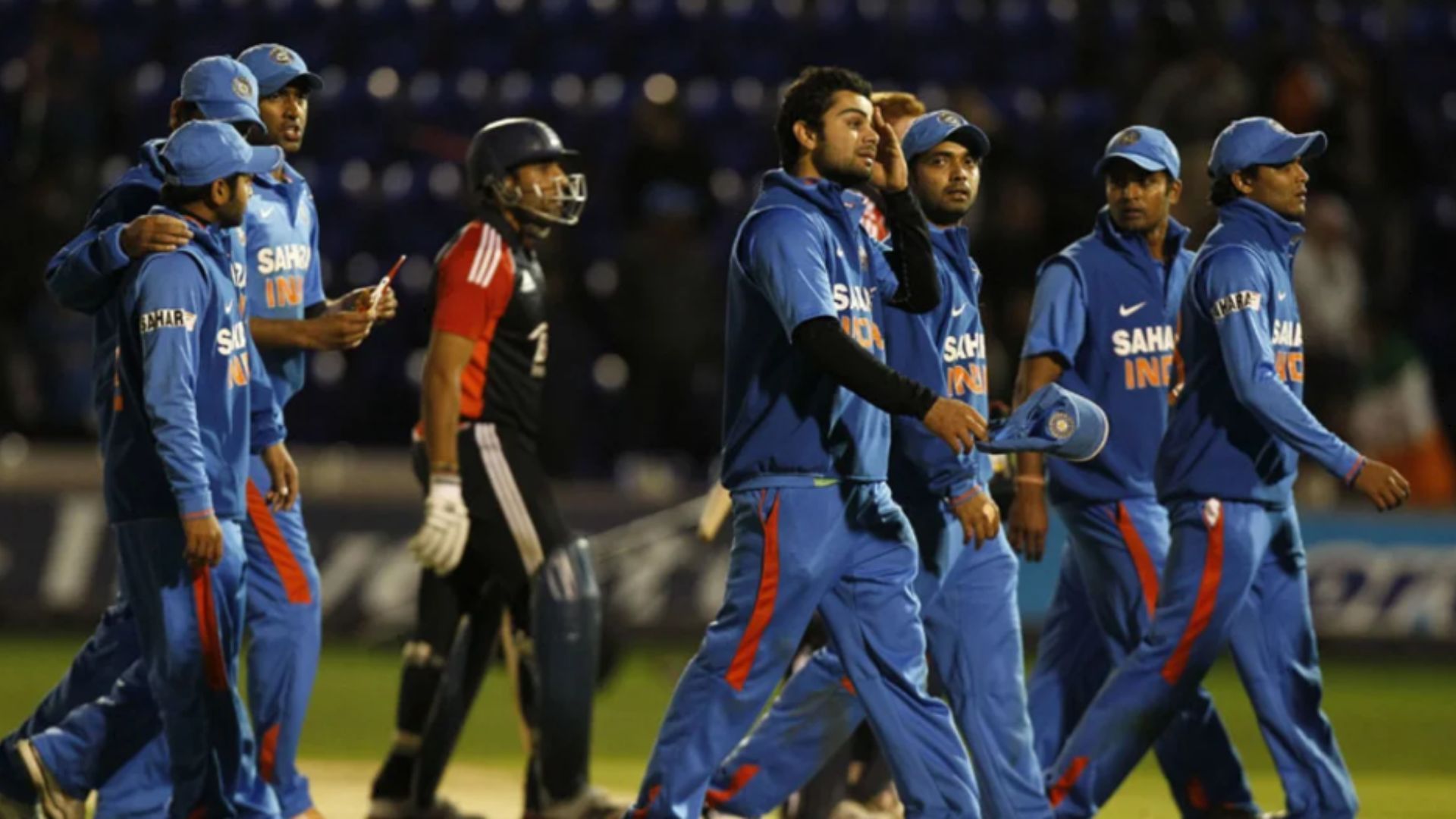 Team India trudge off the field after losing the 5th ODI against England in 2011. (Pic: AP) 