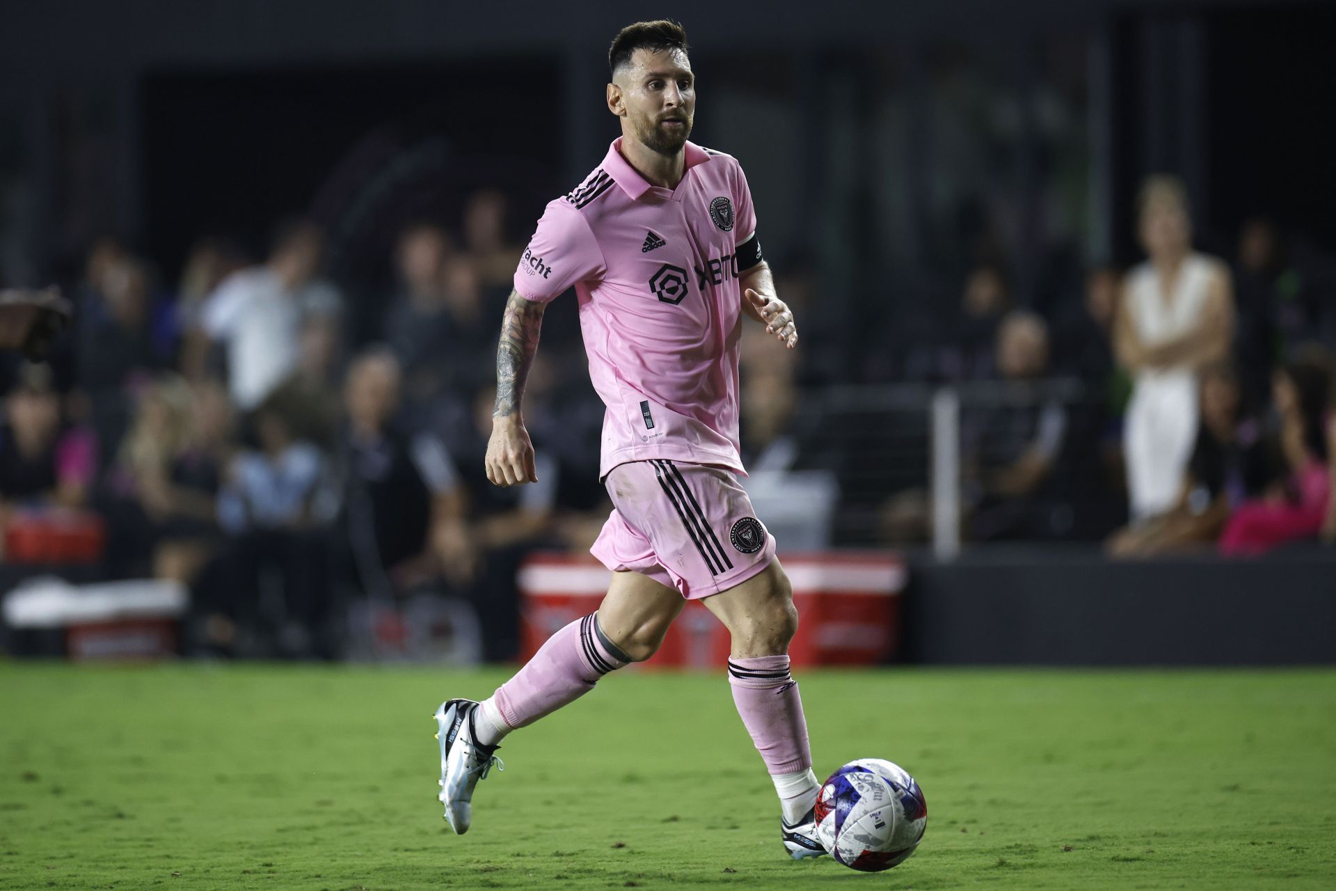 Lionel Messi (via Getty Images)