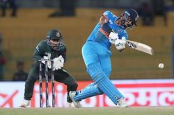 "Extremely necessary for the Indian team to get him fit and come back" - Irfan Pathan says India will need Axar Patel's batting at No. 8