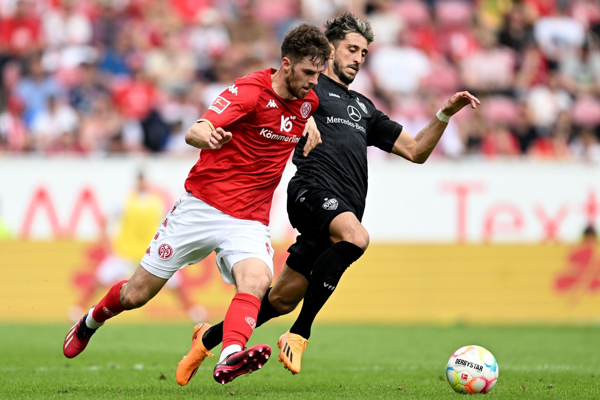 1. FSV Mainz 05 v VfB Stuttgart - Bundesliga