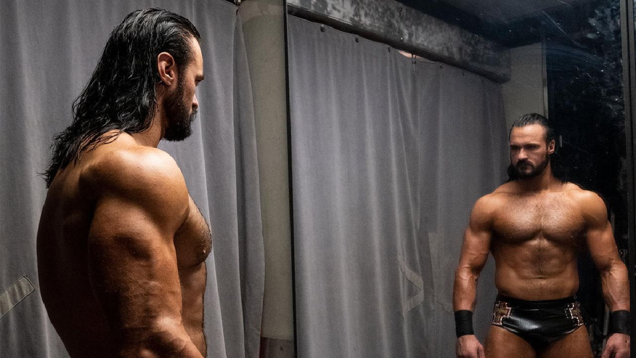 PHOTO] Drew McIntyre shows off new, dark look