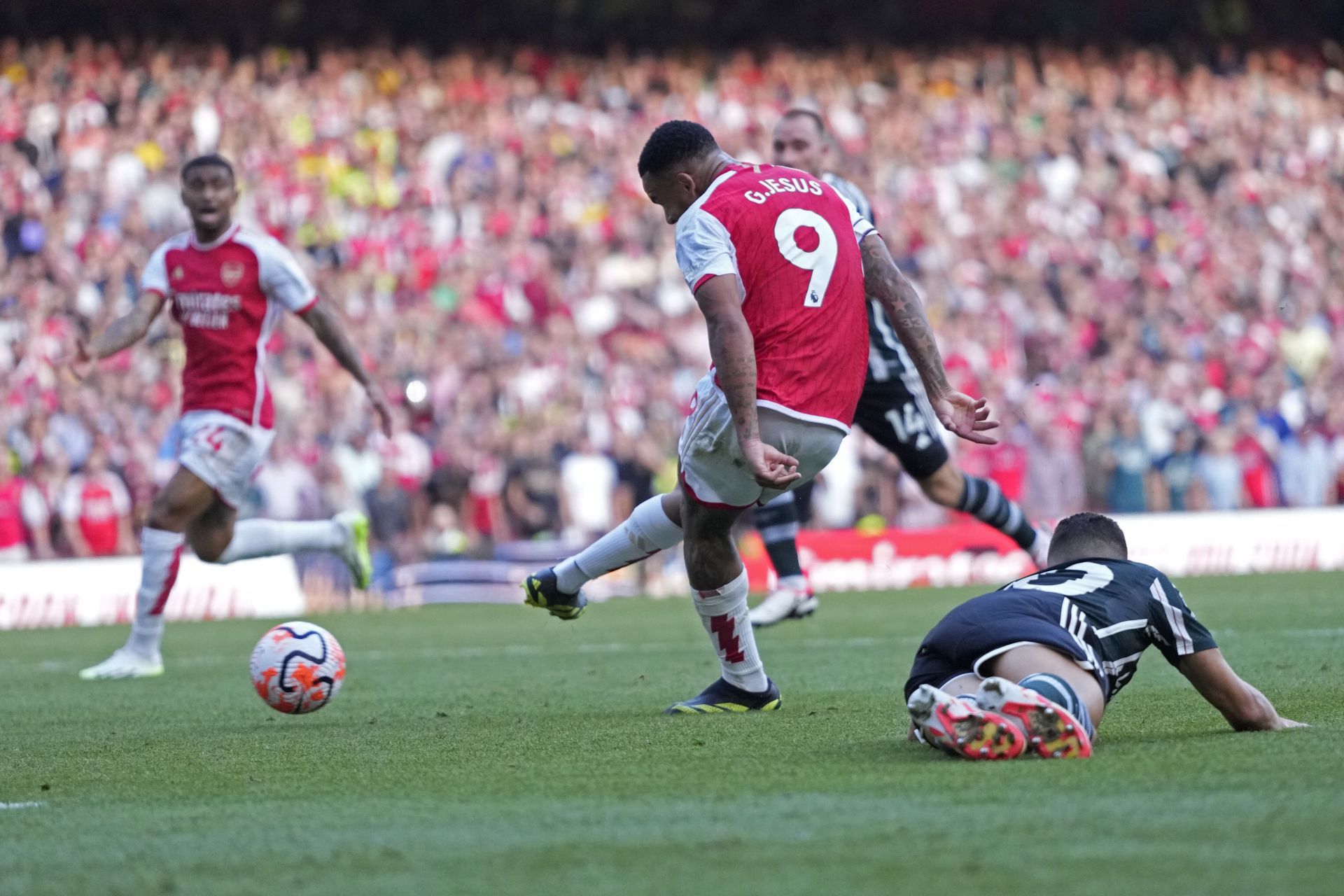 Arsenal and Manchester United in action