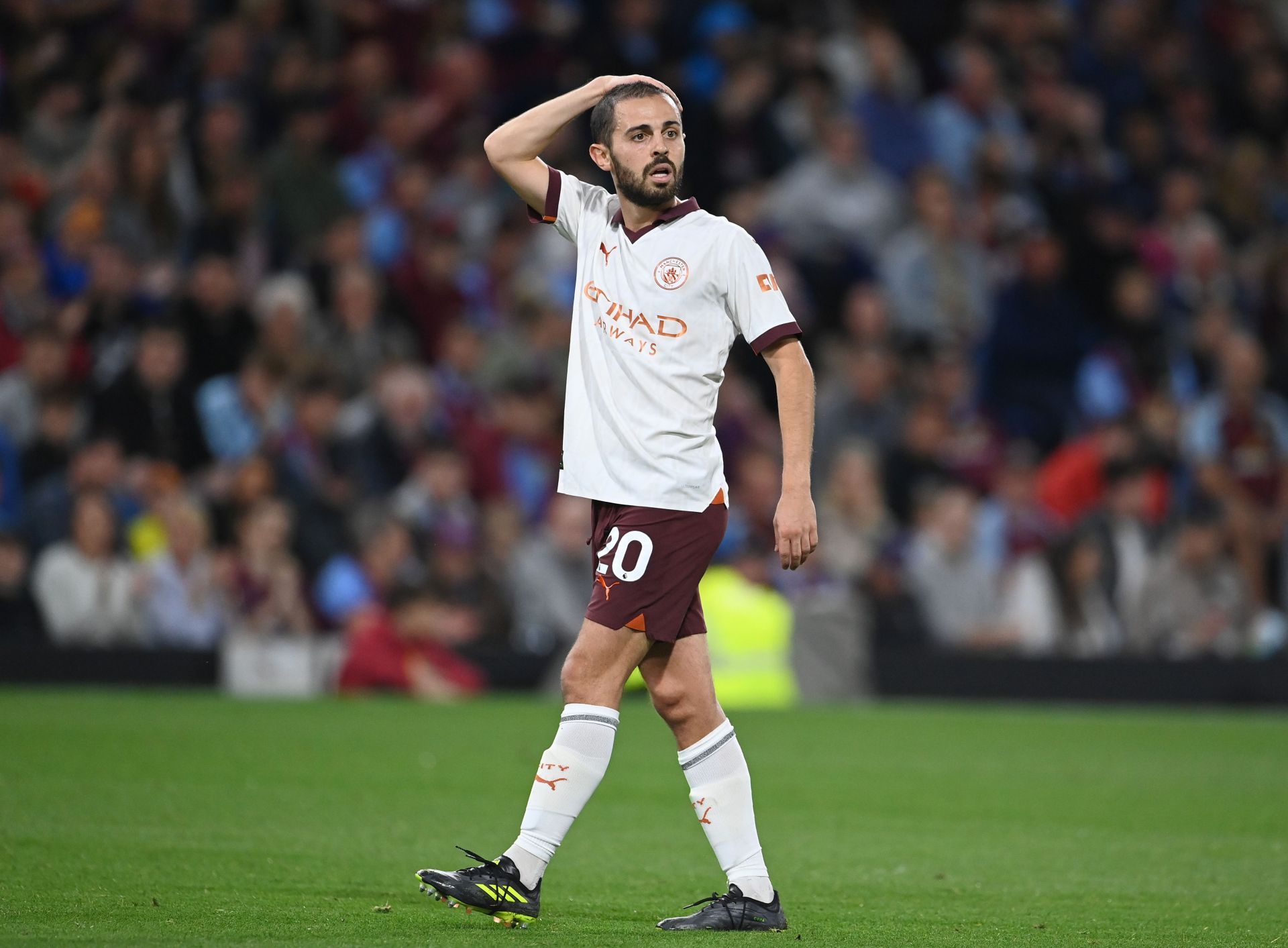 Manchester City&#039;s Bernardo Silva picked up a knock.