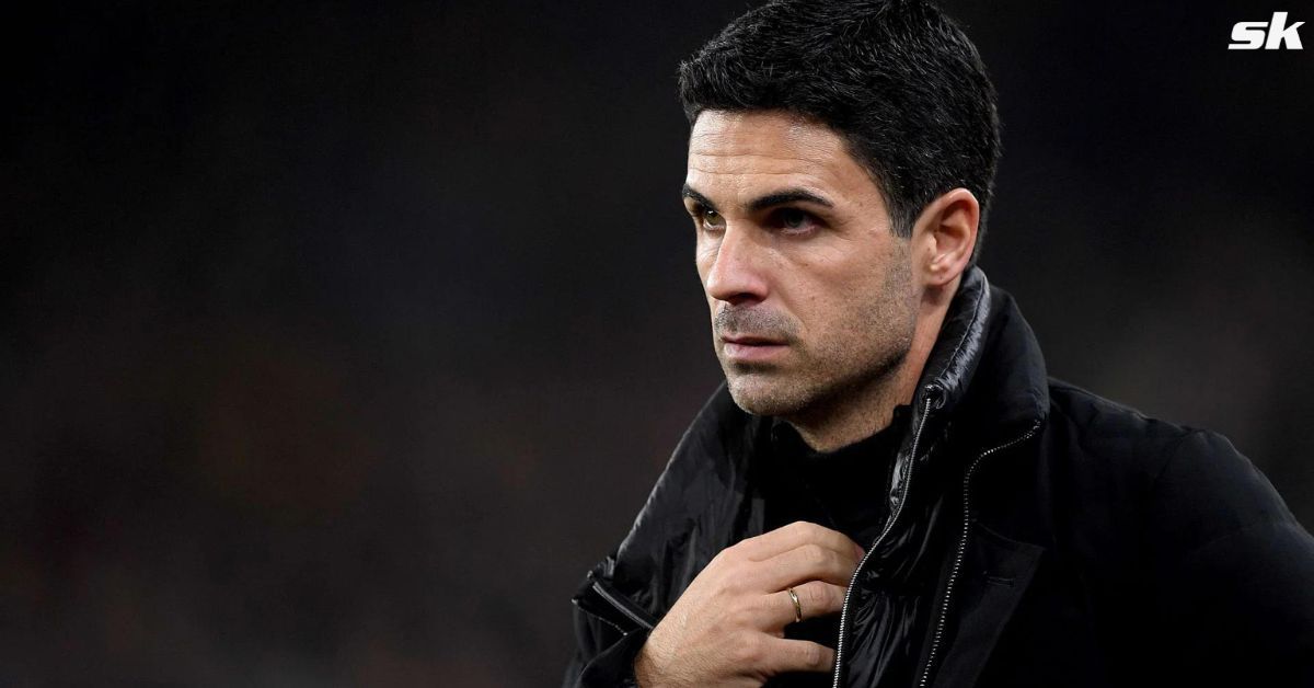 Arsenal manager Mikel Arteta looks on