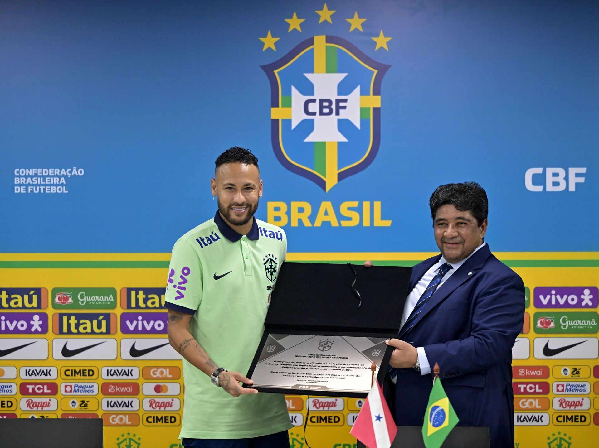 Brazil star After breaking Pele's record (via Getty Images)