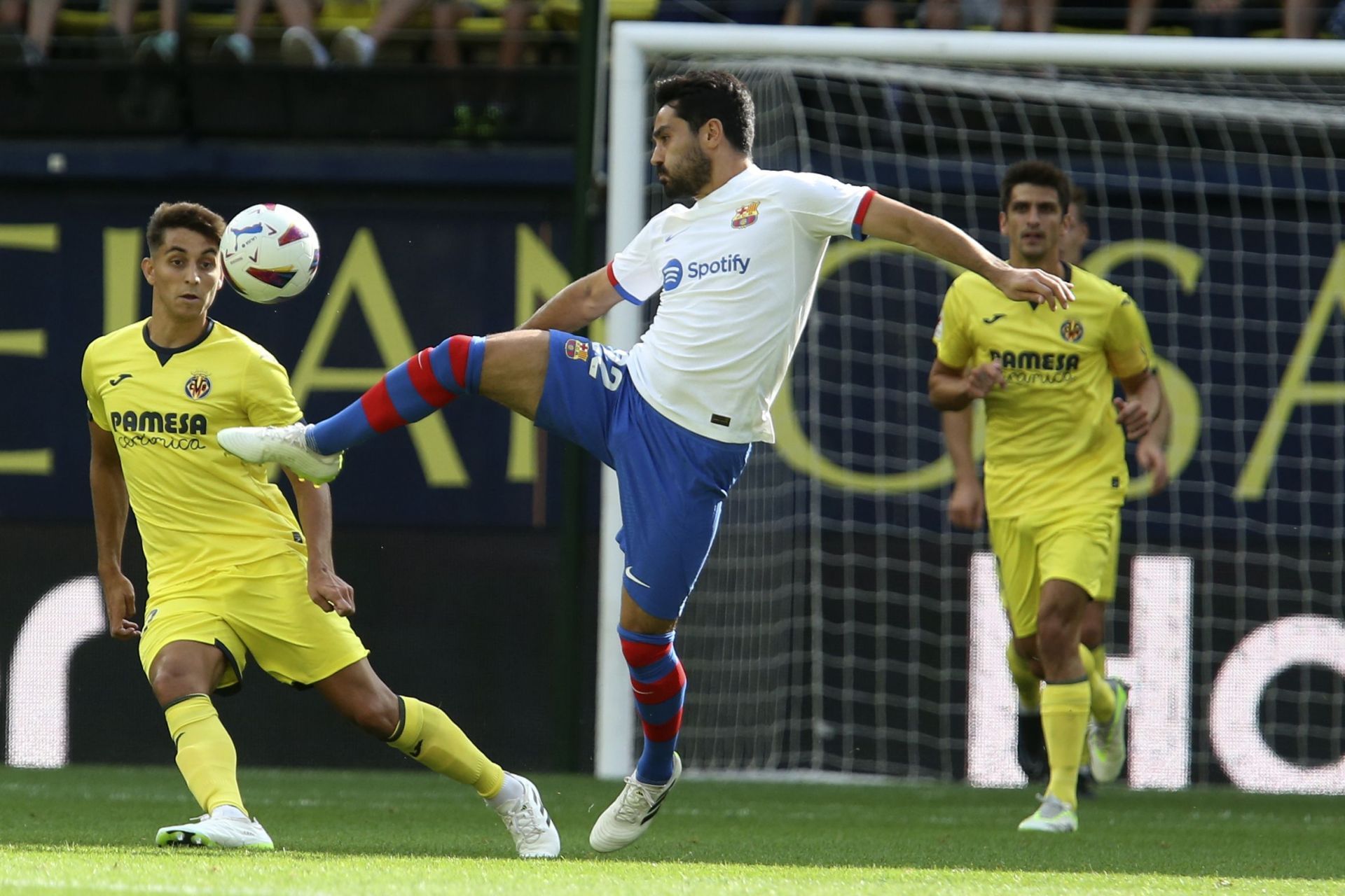 Ilkay Gundogan (centre) arrived at the Camp Nou this summer.