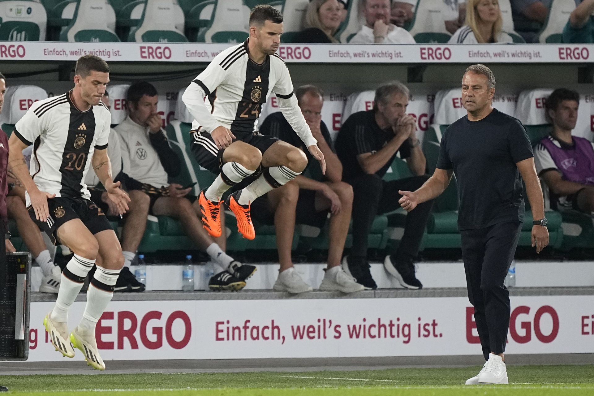 Pascal Gross (middle)