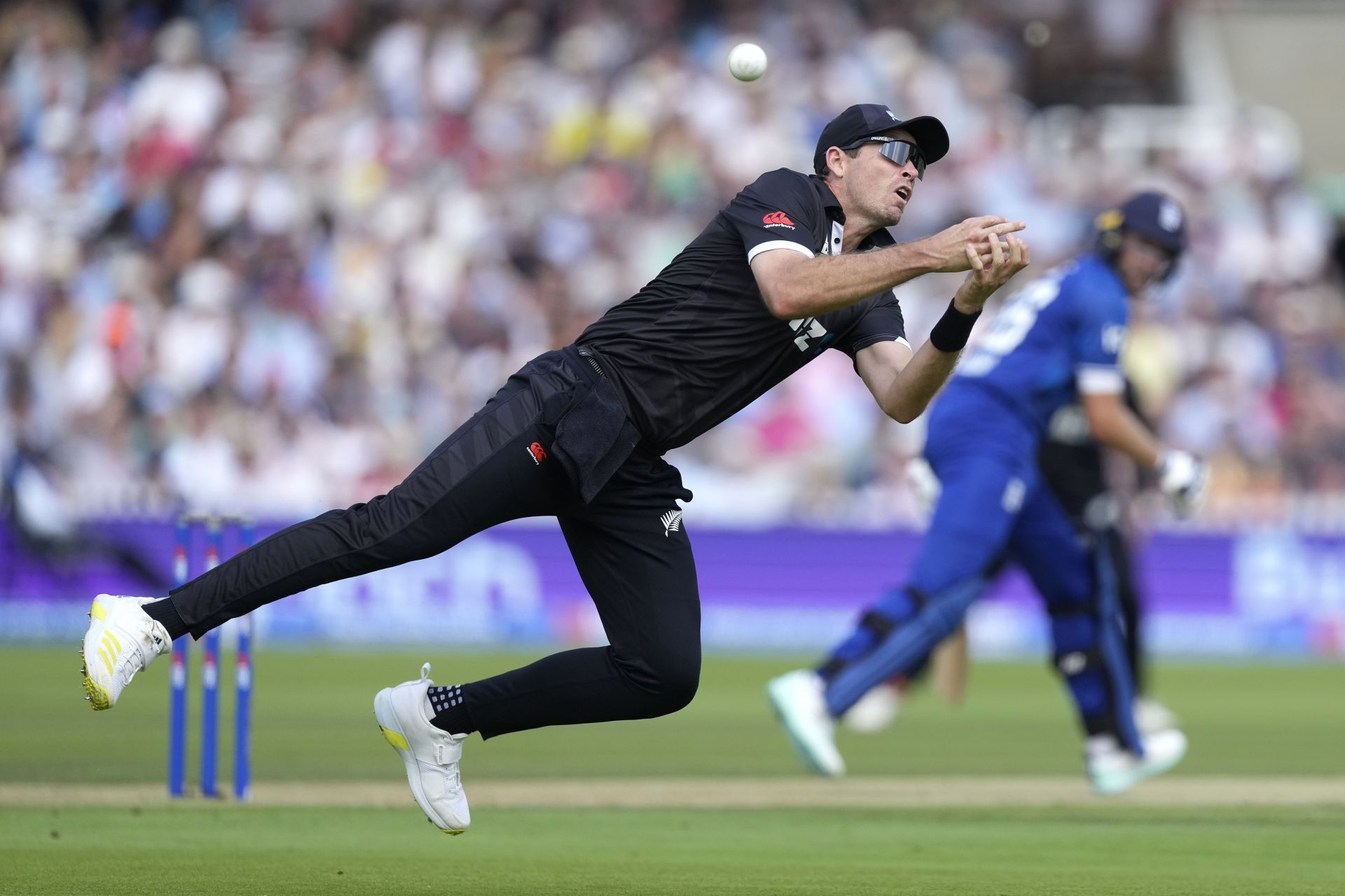 Tim Southee injured his thumb against England