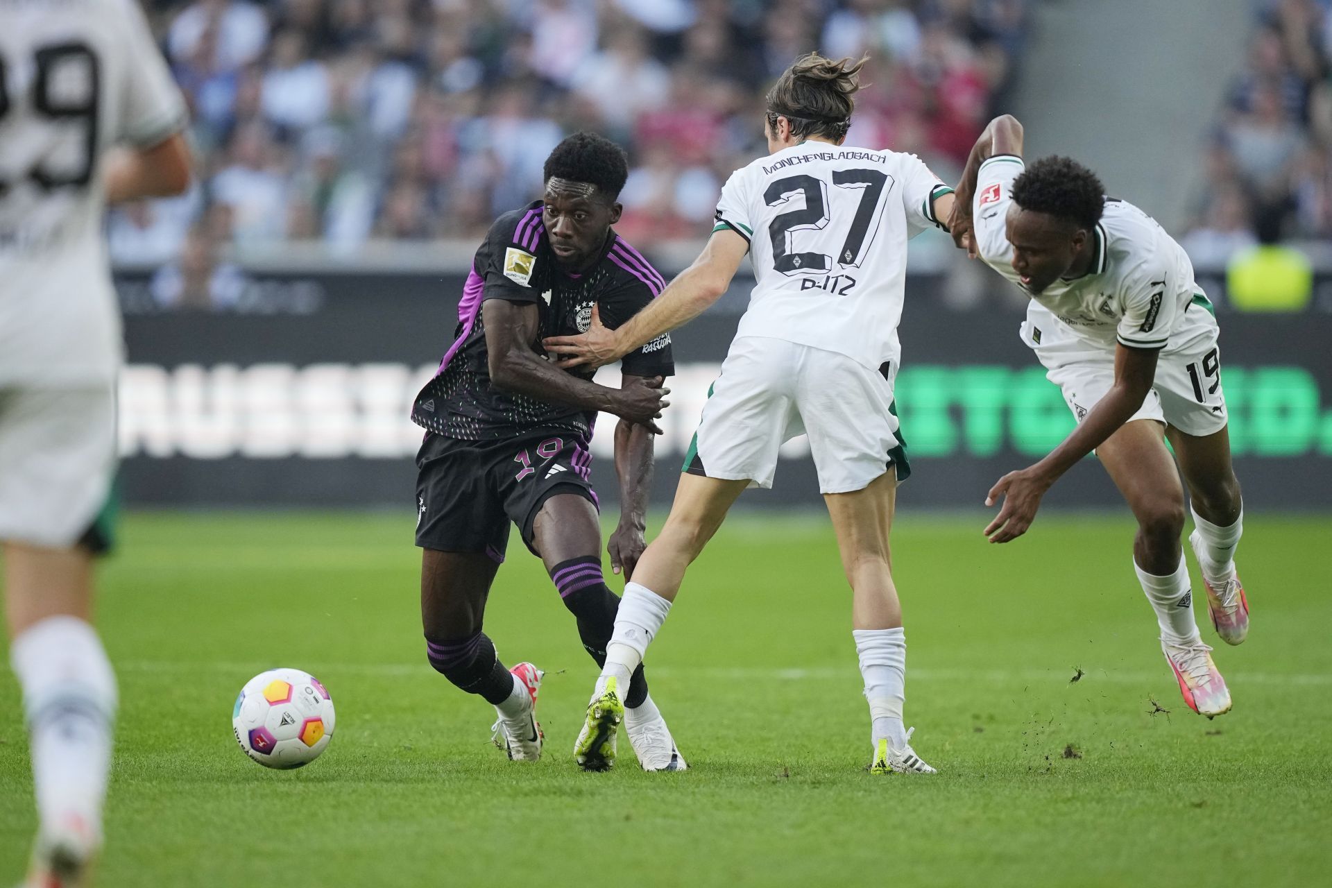 Alphonso Davies could leave the Allianz Arena next summer.