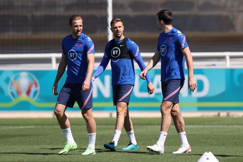 Harry Kane (left) has backed Jordan Henderson (middle).