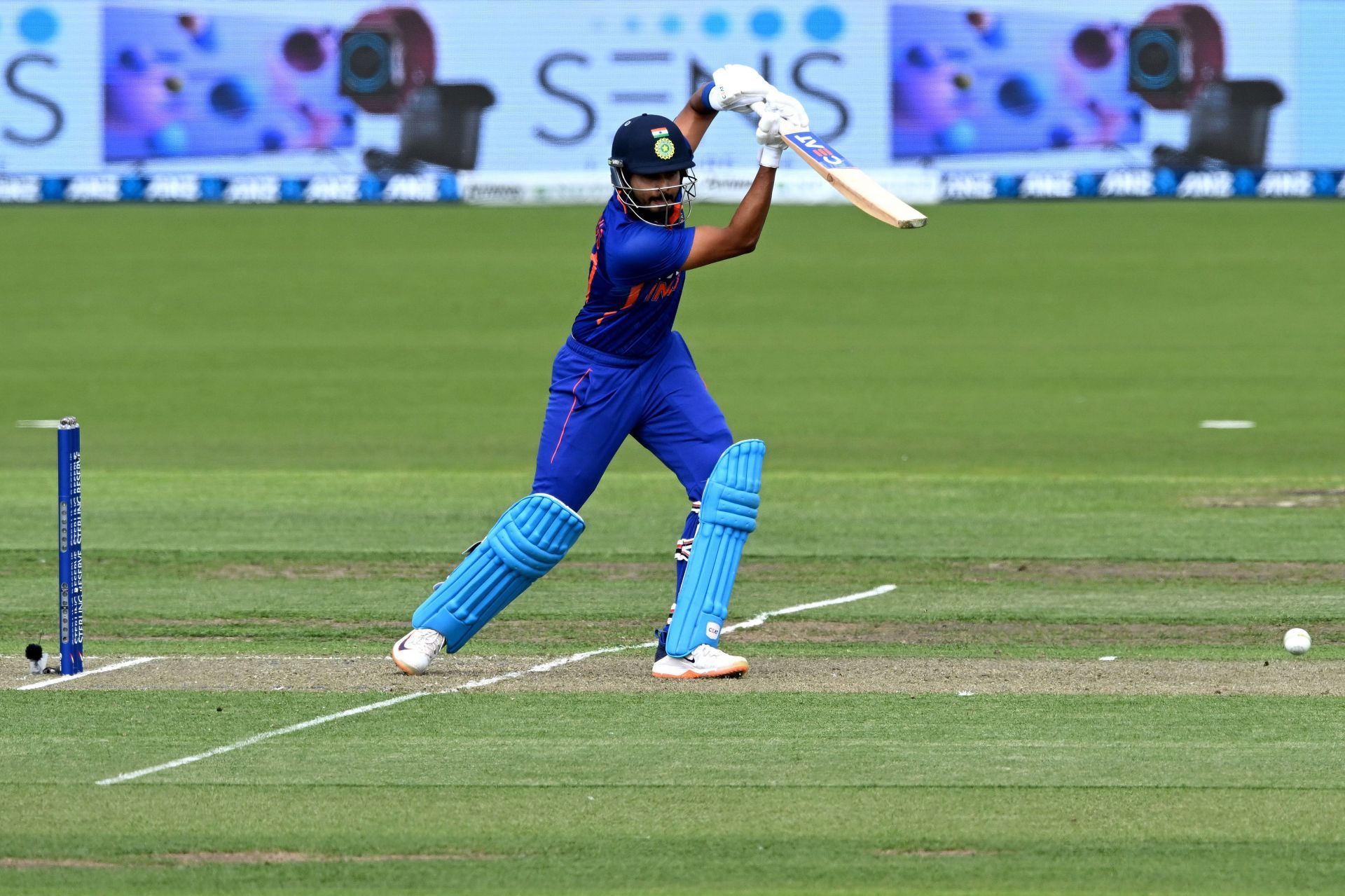 Shreyas Iyer in action, New Zealand v India - 3rd ODI
