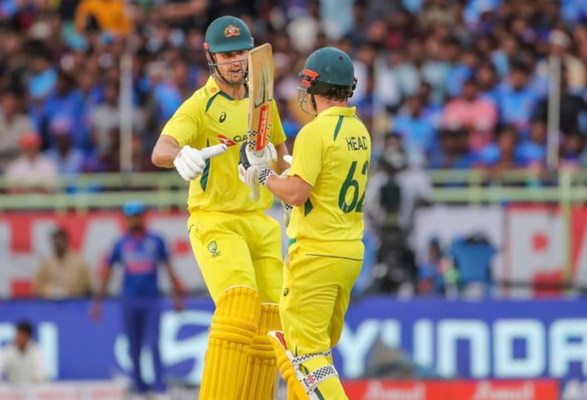 Mitchell Marsh and Travis Head form a dangerous opening partnership.