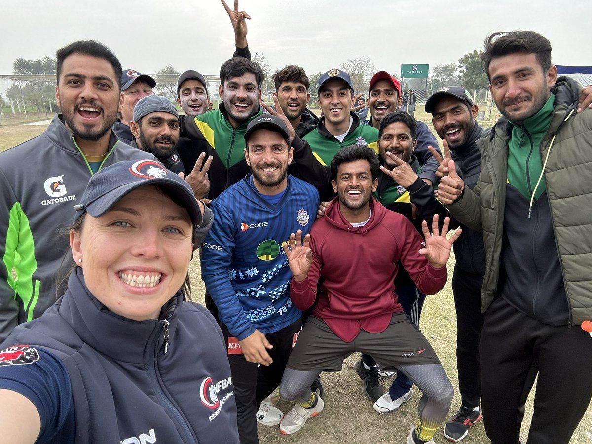 Catherine Dalton (L) has worked with Pakistani bowlers before.