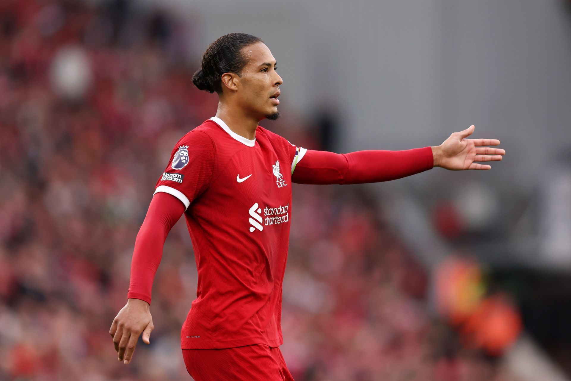 Van Dijk spoke to Gravenberch about the Anfield outfit.