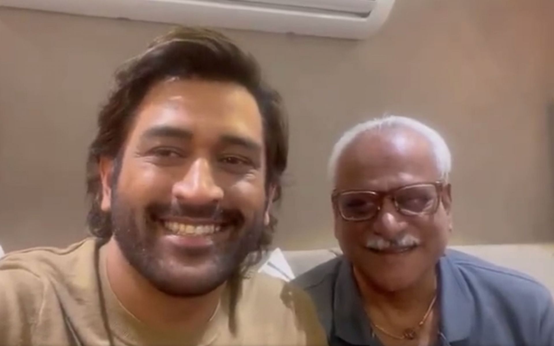 MS Dhoni with CSK CEO Kasi Viswanathan