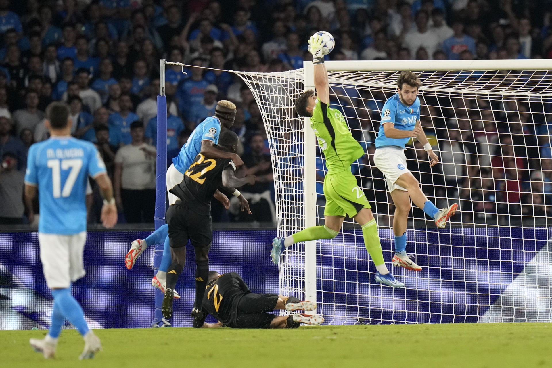 Kepa Arrizabalaga arrived at the Santiago Bernabeu this summer