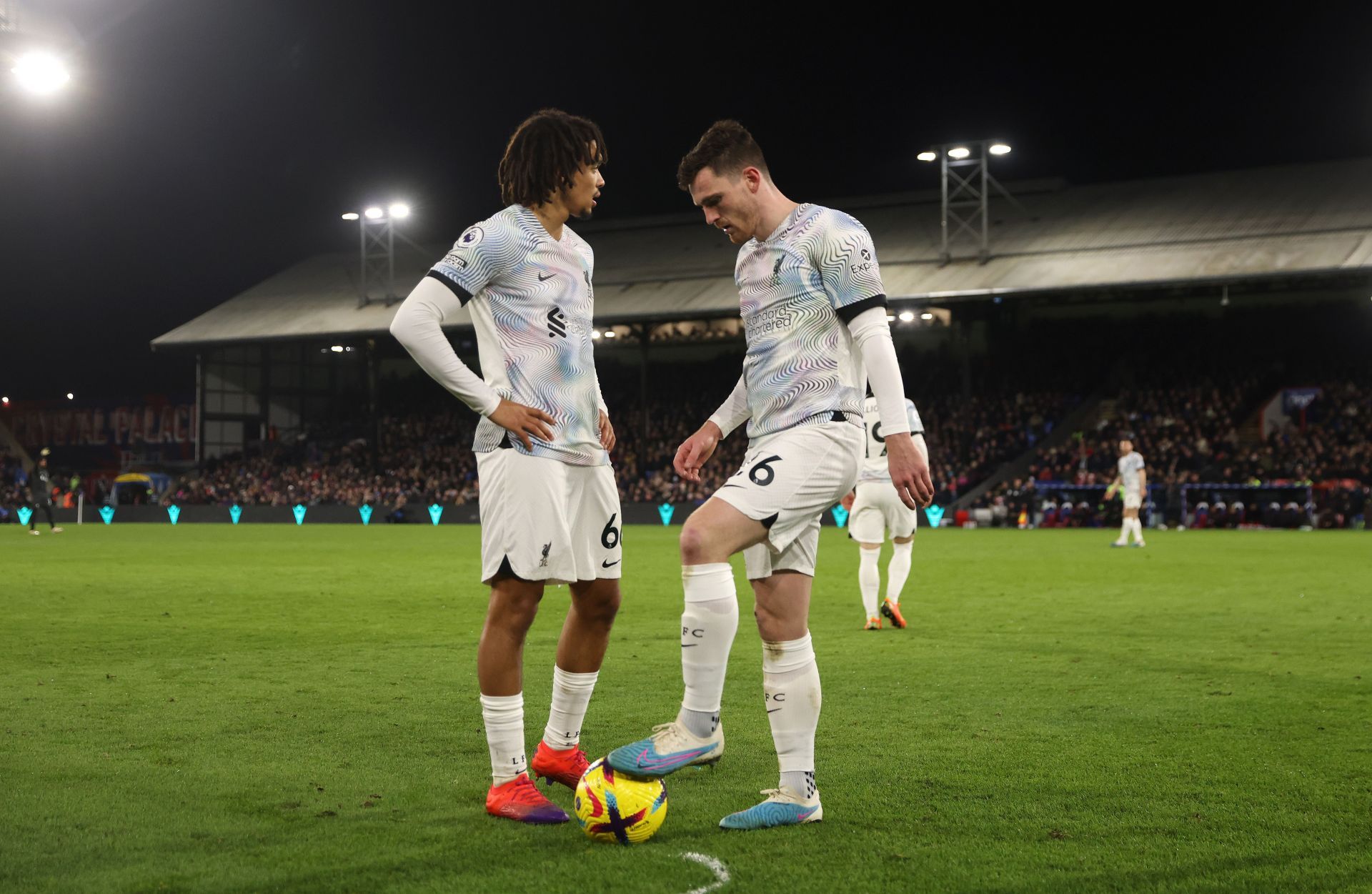 Trent Alexander-Arnold and Andrew Robertson (via Getty Images)