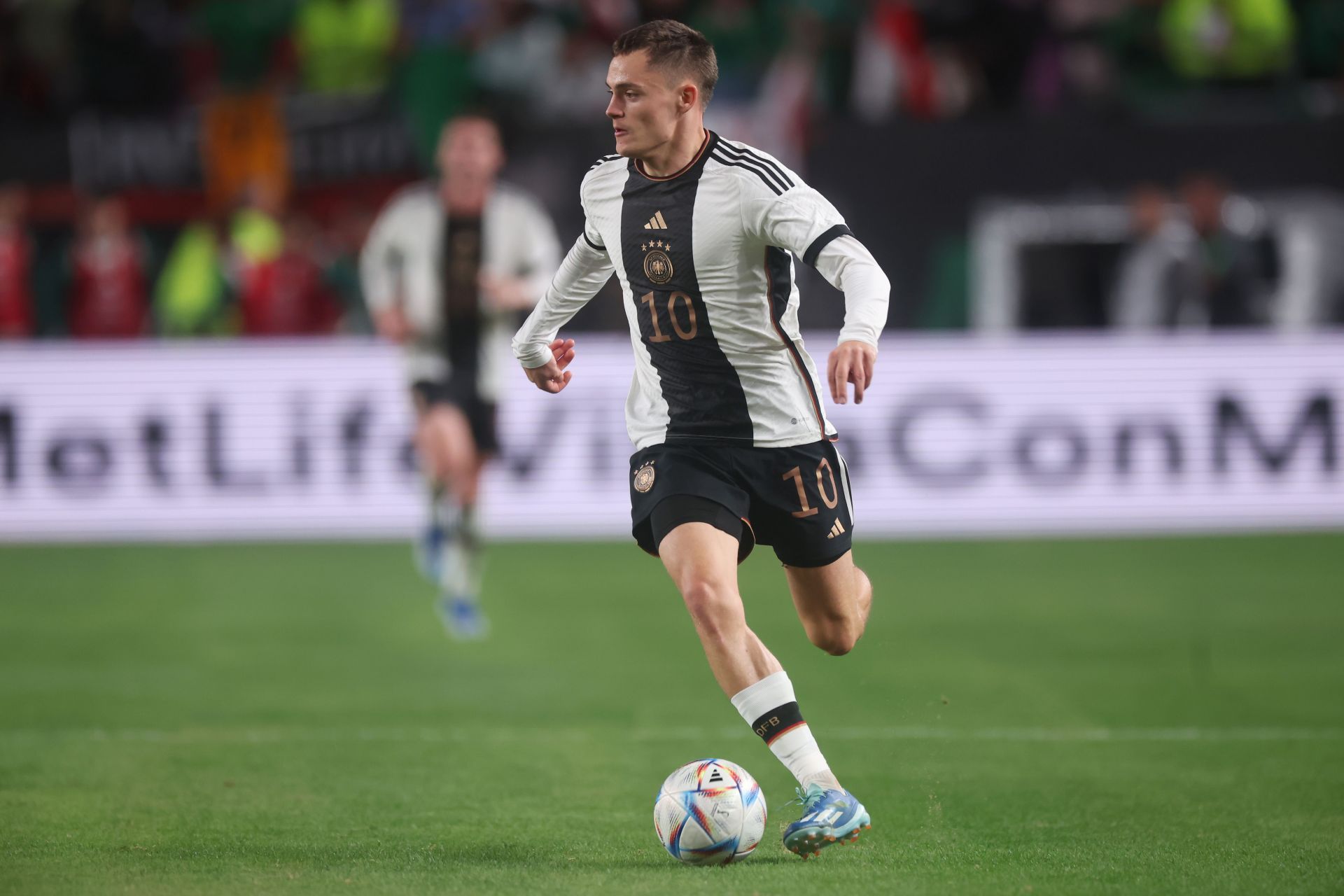 Florian Wirtz has admirers at the Camp Nou.