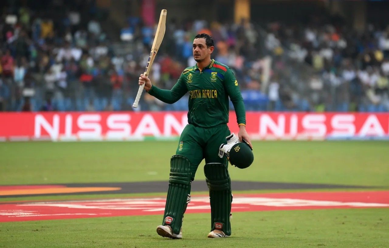 Quinton de Kock acknowledging the crowd [Getty Images]