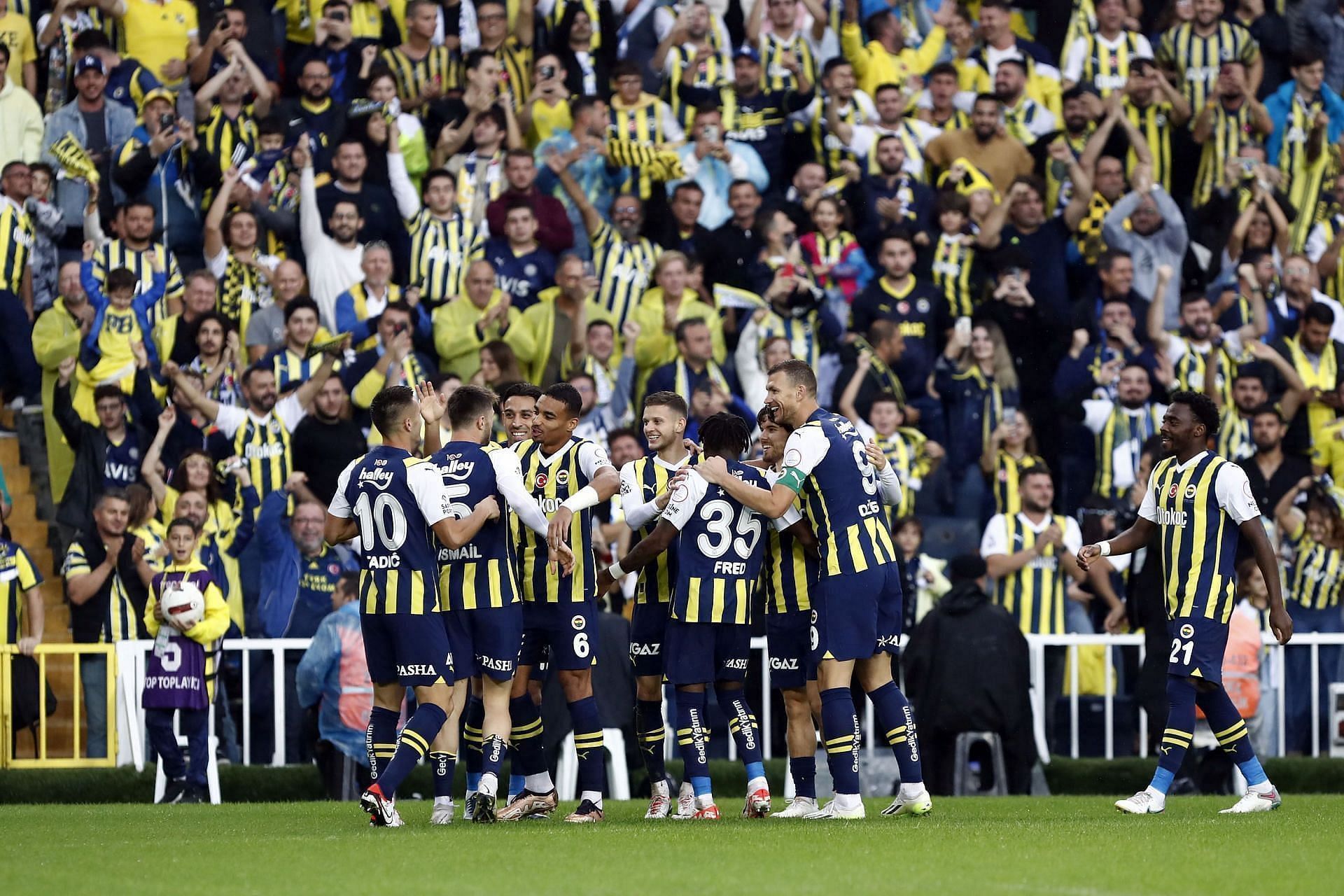 Fenerbahce will host Trabzonspor on Saturday 