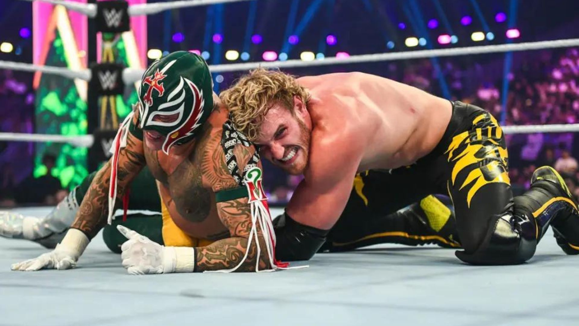 Rey Mysterio vs Logan Paul at Crown Jewel 2023