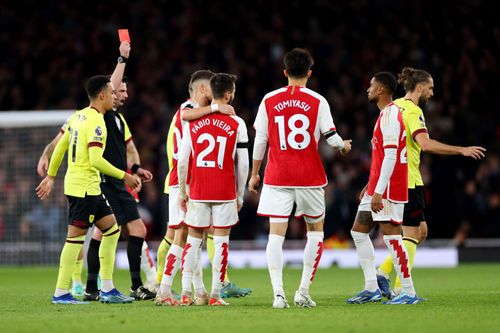 Fabio Vieira getting sent off (via Getty Images)